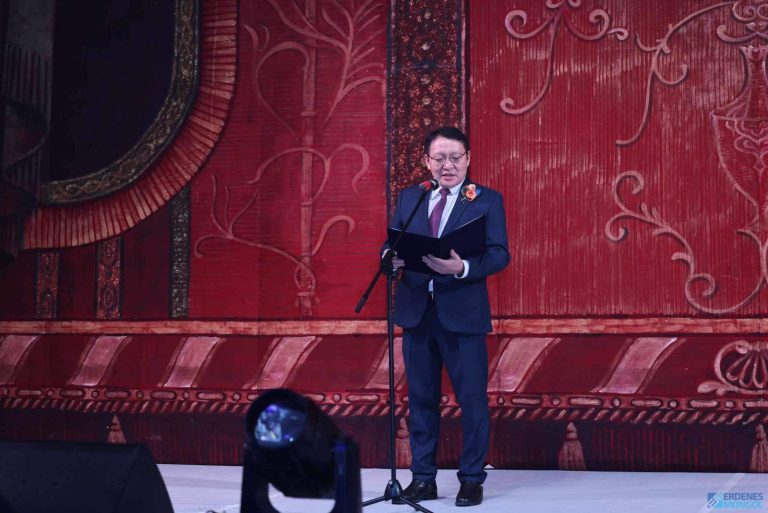 “ЭРДЭНЭТ ҮЙЛДВЭР” ТӨҮГ ИРЭХ ЖИЛ ХҮДЭР ОЛБОРЛОЛТЫГ 40 САЯ.ТОННД ХҮРГЭНЭ